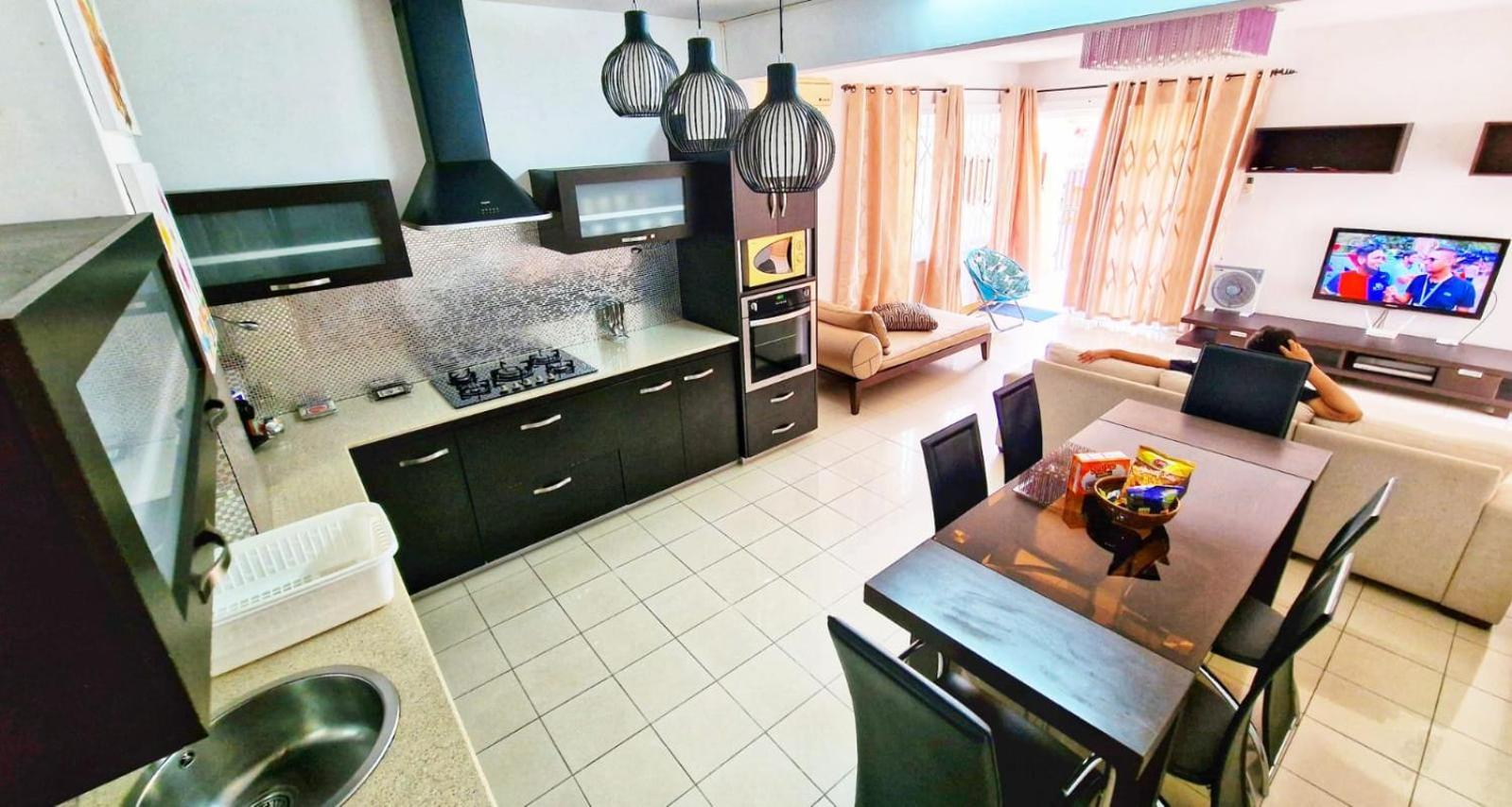 Modern Air-conditioned 3 Bedroom On Ground Floor, Fully Equiped With Swimming Pool - En Flac, West Coast - Tranquil Lagoons