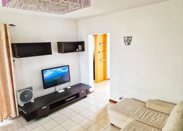 Modern Air-Conditioned 3 Bedroom Apartment On Ground Floor, Fully Equiped With Swimming Pool - Flic En Flac, West Coast - Tranquil Lagoons